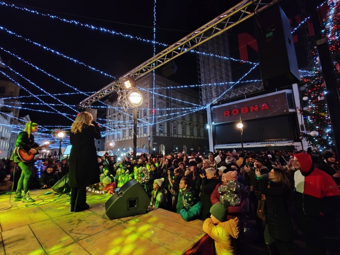 Paljenje-božićne-rasvjete-na-Korzu-6