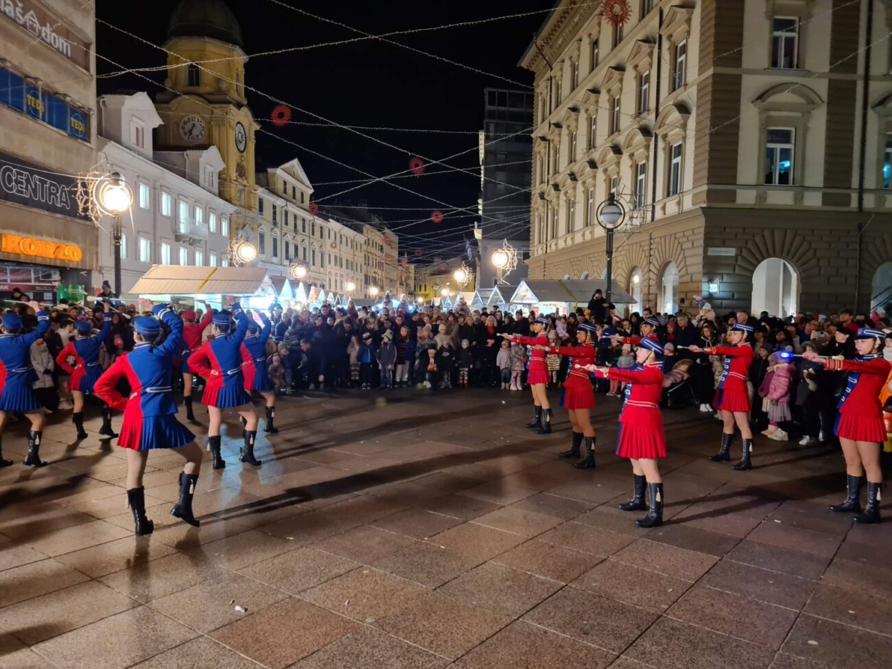 Paljenje-božićne-rasvjete-na-Korzu-8