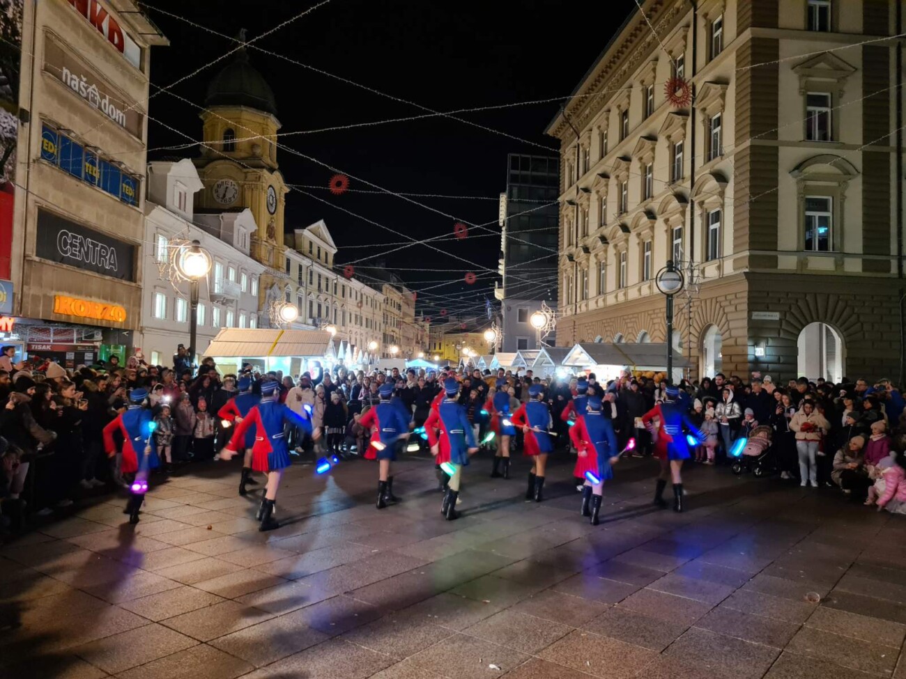 Paljenje-božićne-rasvjete-na-Korzu-9