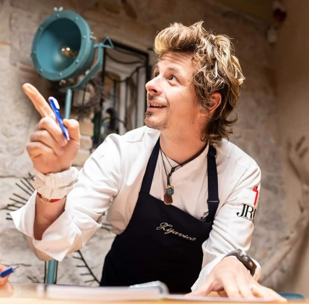 Stiven adventiranje na Rezoluciji 2923 111