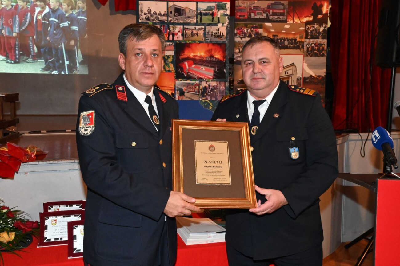 dvd halubjan 40 godina (6) dvd halubjan 40 godina (6)