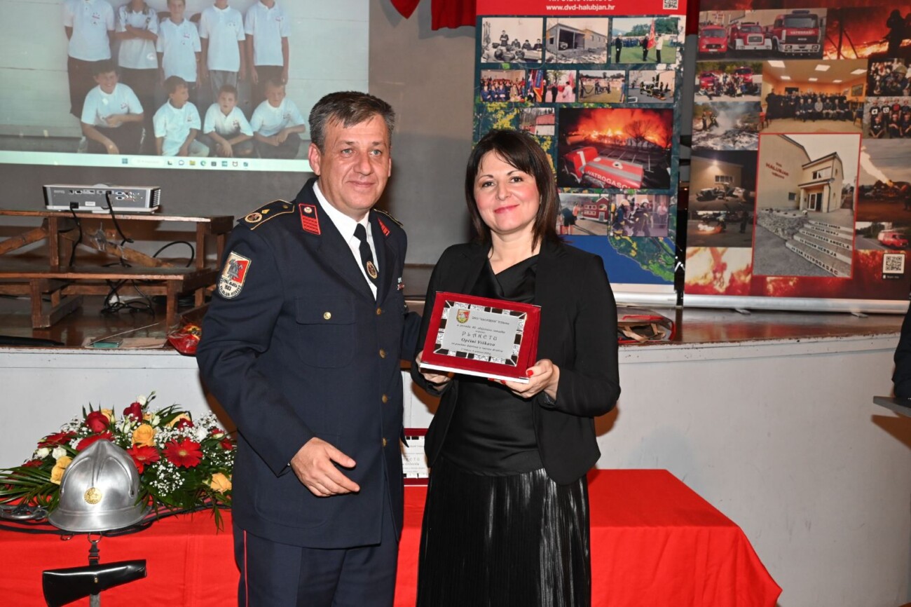 dvd halubjan 40 godina (7) dvd halubjan 40 godina (7)