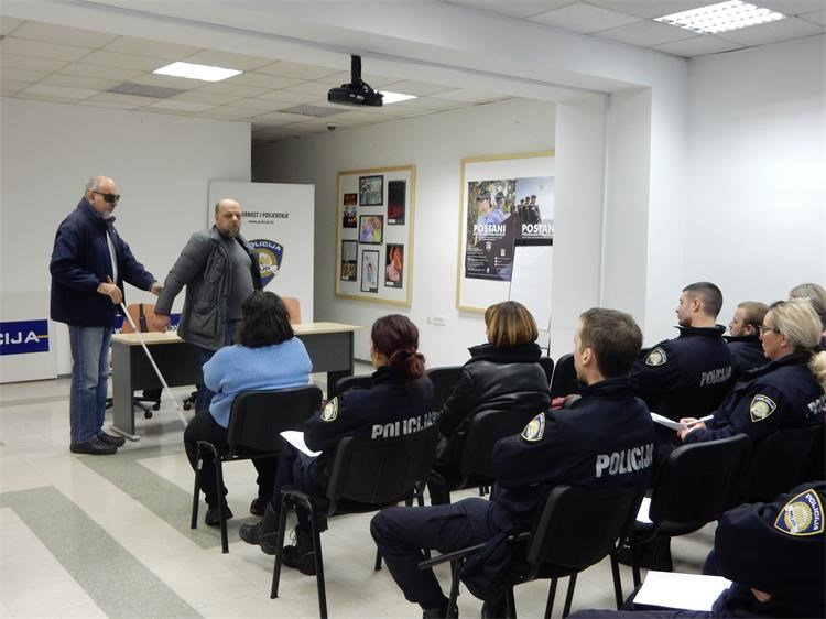 invalidi (3) invalidi (3)