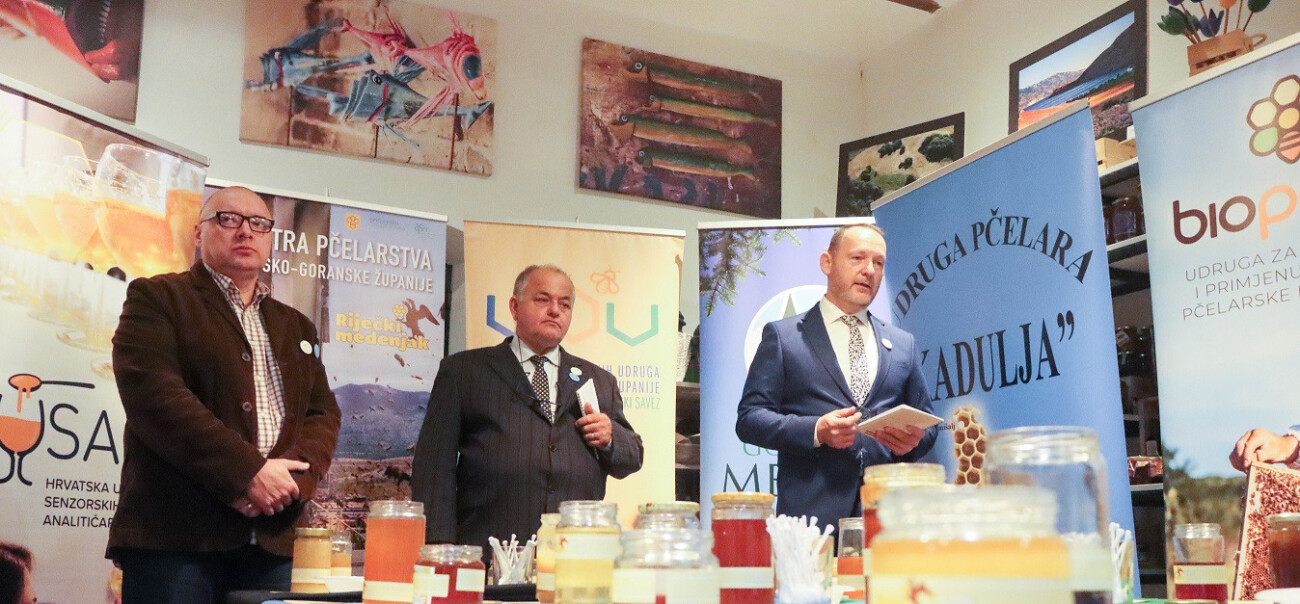 medenjak rijecki med (1) medenjak rijecki med (1)