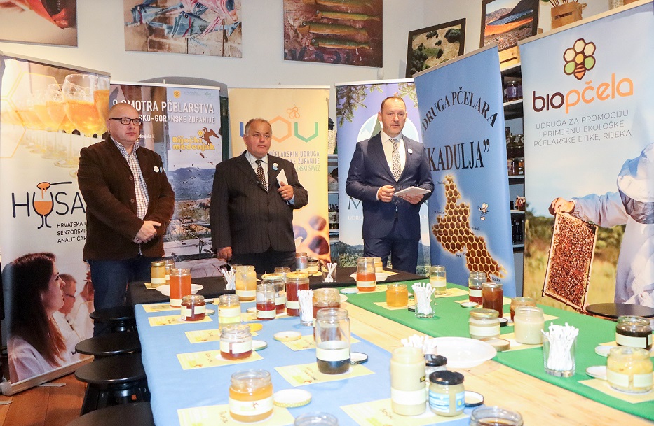 medenjak rijecki med (4) medenjak rijecki med (4)