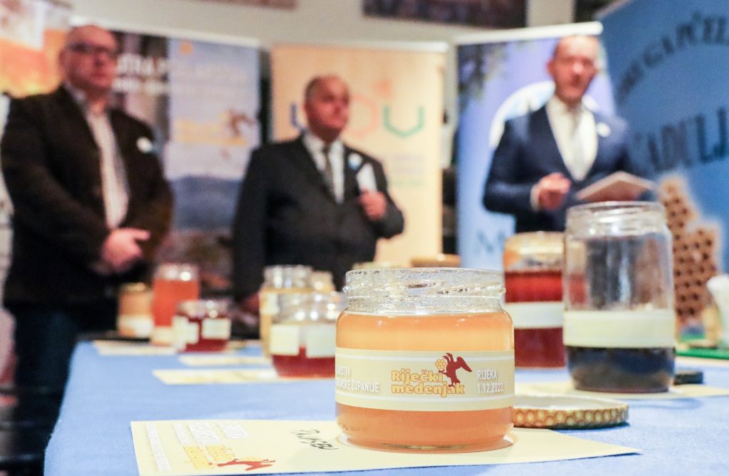 medenjak rijecki med (5) medenjak rijecki med (5)