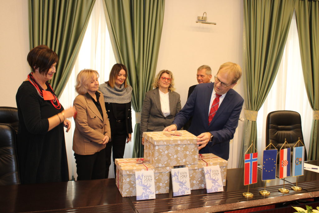 norveska donacija knjiga (4) norveska donacija knjiga (4)