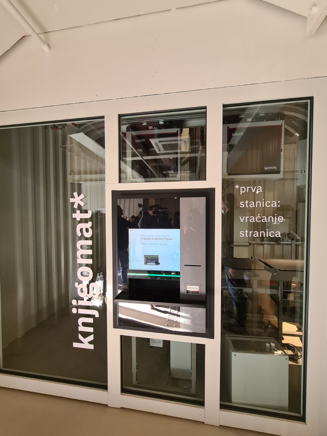 otvorene gradska knjiznica rijeka (14) otvorene gradska knjiznica rijeka (14)