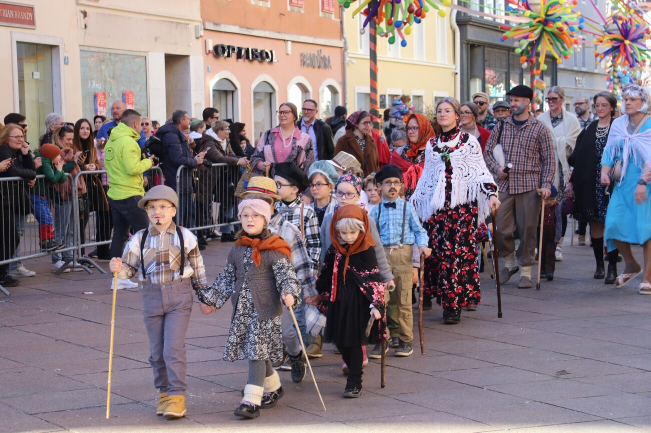 27. Dječja karnevalska povorka (42)