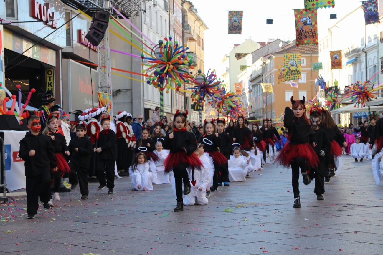 27. Dječja karnevalska povorka (60)