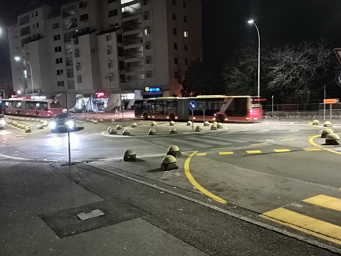 AUTOBUS-ZA-AUTOBUSOM AUTOBUS-ZA-AUTOBUSOM