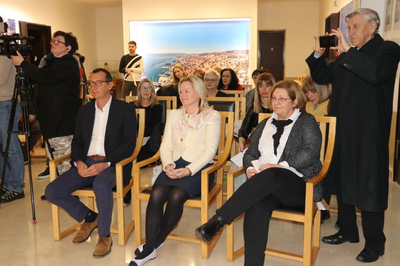 Dodjela-na-grada-„AmbasadoRI-odgoja-i-obrazovanja“-7 Dodjela-na-grada-„AmbasadoRI-odgoja-i-obrazovanja“-7
