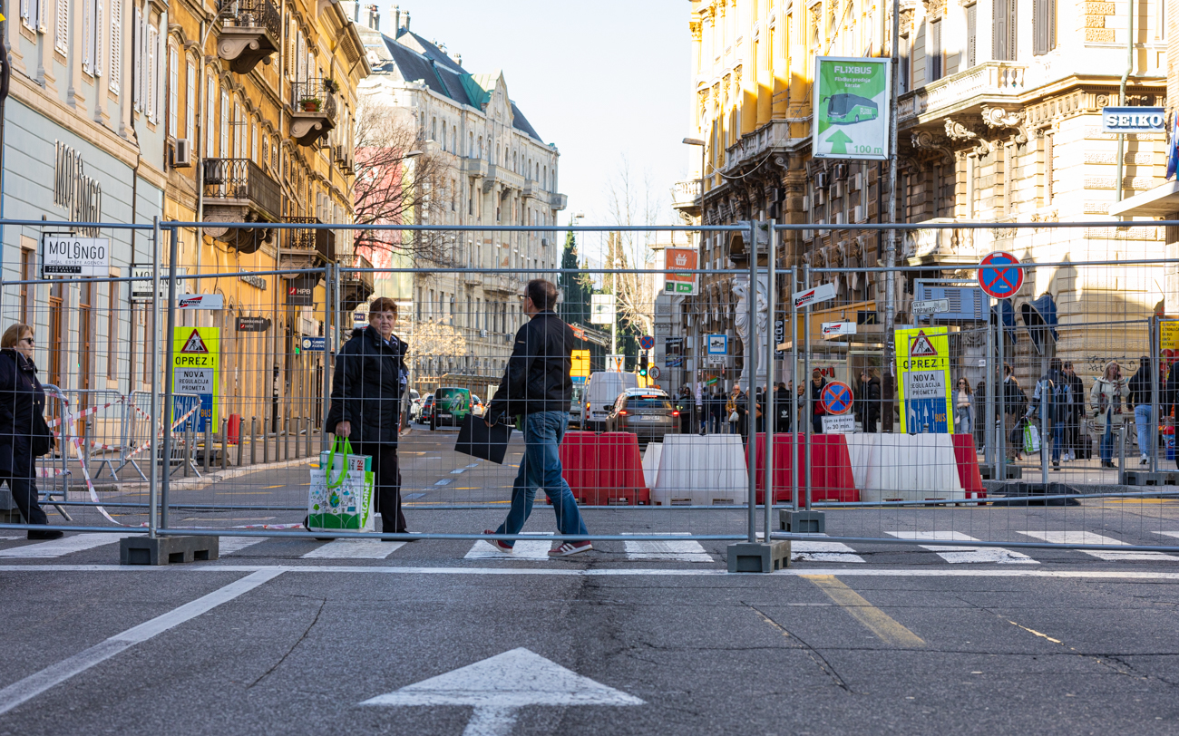 Ilustrativna Adamićeva-102