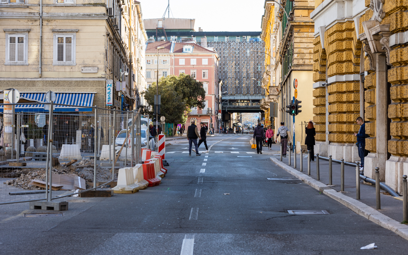 Ilustrativna Adamićeva-103