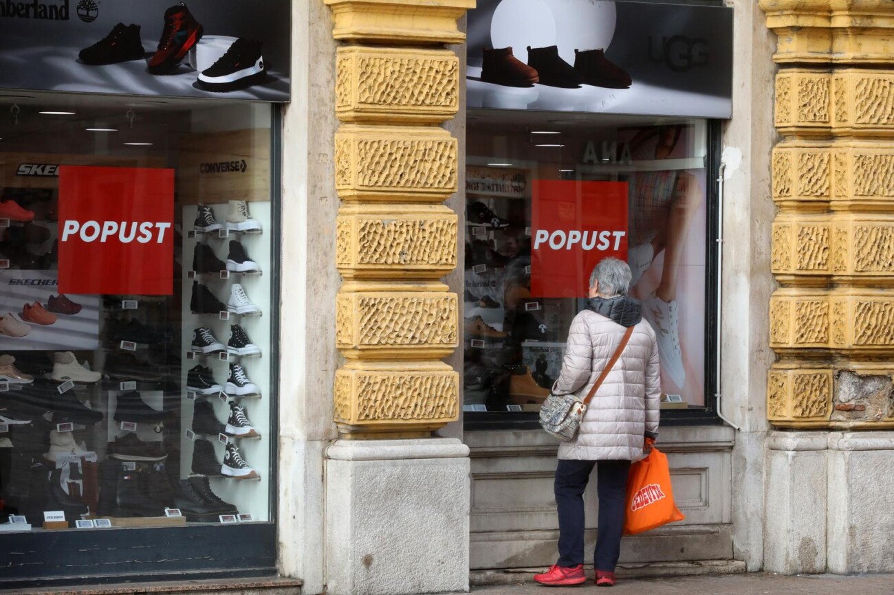 Rijeka: Pocela snizenja po trgovinama