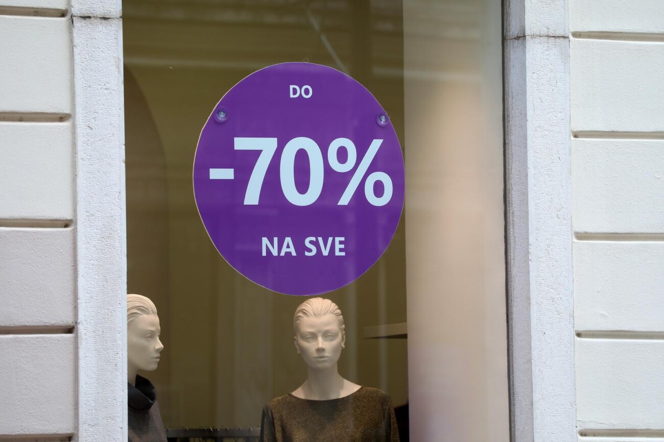 Rijeka: Pocela snizenja po trgovinama