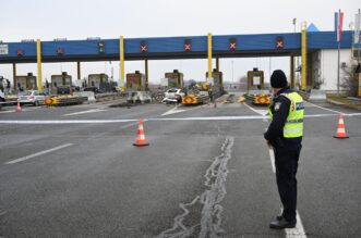 Teška nesreća kod Zaprešića, vozač udario u naplatnu kućicu i na mjestu poginuo