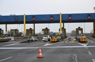 Teška nesreća kod Zaprešića, vozač udario u naplatnu kućicu i na mjestu poginuo