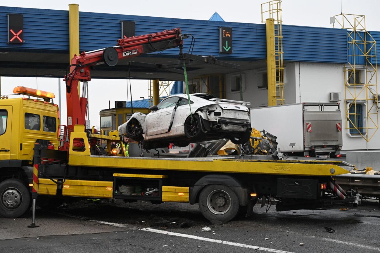Teška nesreća kod Zaprešića, vozač udario u naplatnu kućicu i na mjestu poginuo Teška nesreća kod Zaprešića, vozač udario u naplatnu kućicu i na mjestu poginuo