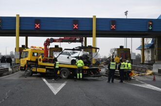 Teška nesreća kod Zaprešića, vozač udario u naplatnu kućicu i na mjestu poginuo