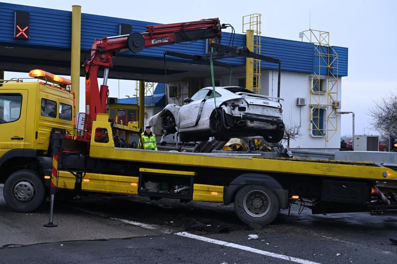 Teška nesreća kod Zaprešića, vozač udario u naplatnu kućicu i na mjestu poginuo Teška nesreća kod Zaprešića, vozač udario u naplatnu kućicu i na mjestu poginuo