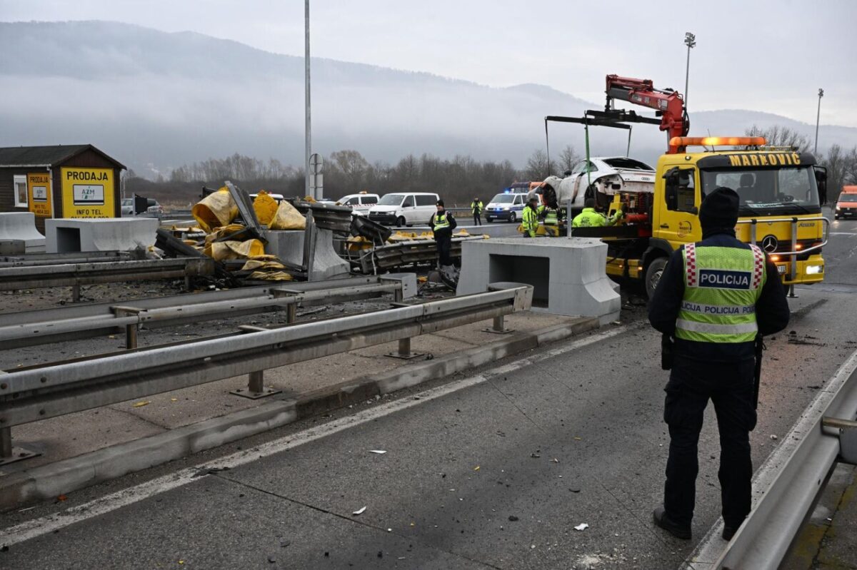 Teška nesreća kod Zaprešića, vozač udario u naplatnu kućicu i na mjestu poginuo