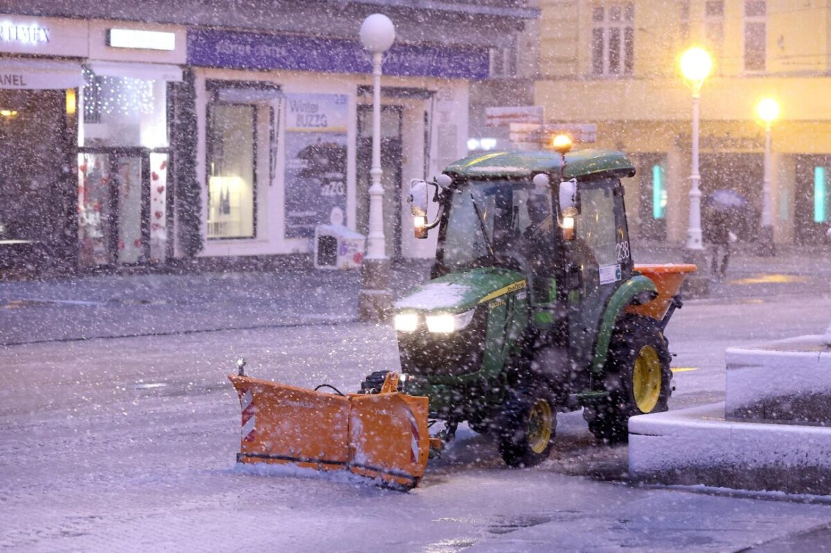 Zagreb: Zimska služba od jutra čisti grad