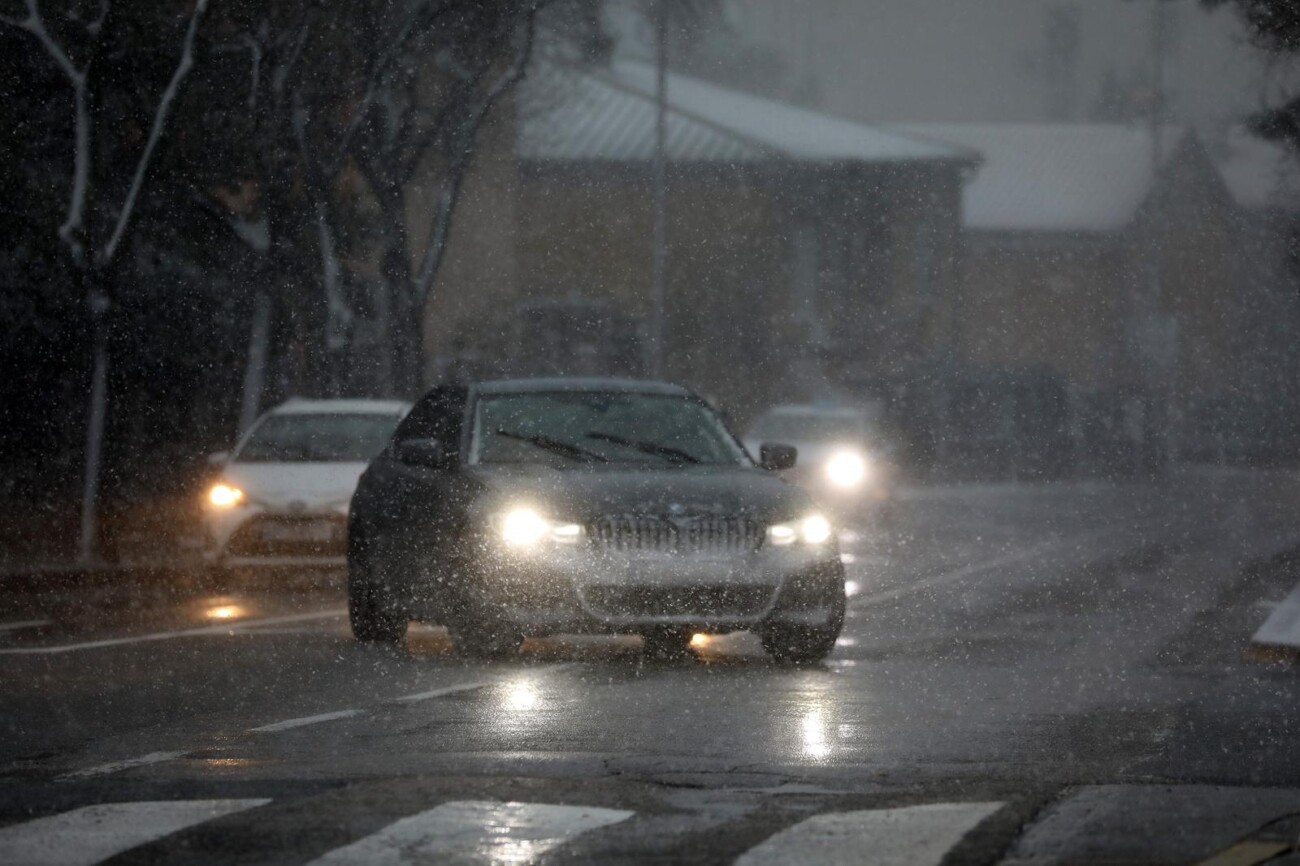 Rijeka: Gust snijeg pada širom grada Rijeka: Gust snijeg pada širom grada