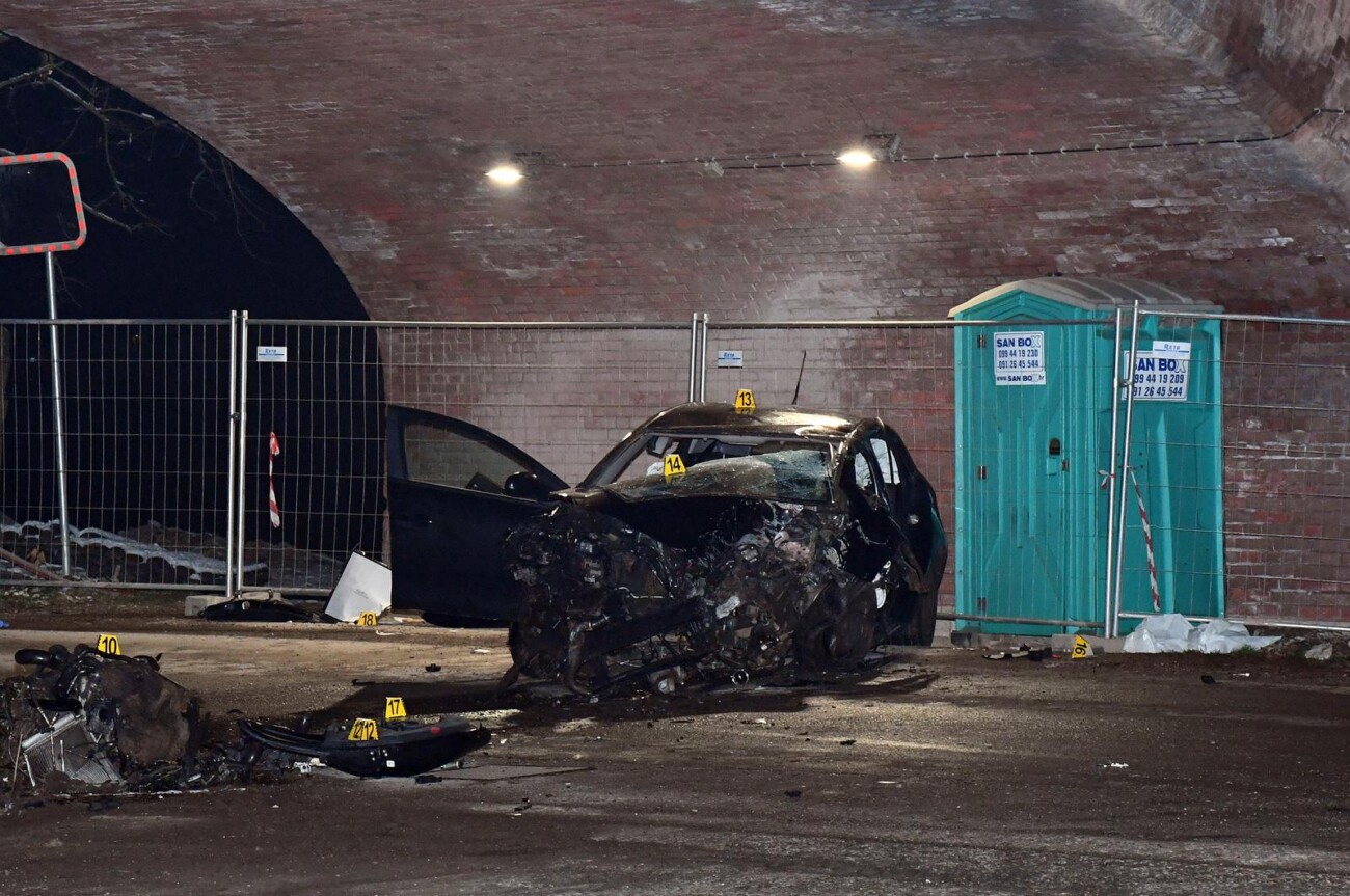 Sisak: Jedna osoba smrtno stradala u prometnoj nesreći, više ozlijeđenih Sisak: Jedna osoba smrtno stradala u prometnoj nesreći, više ozlijeđenih