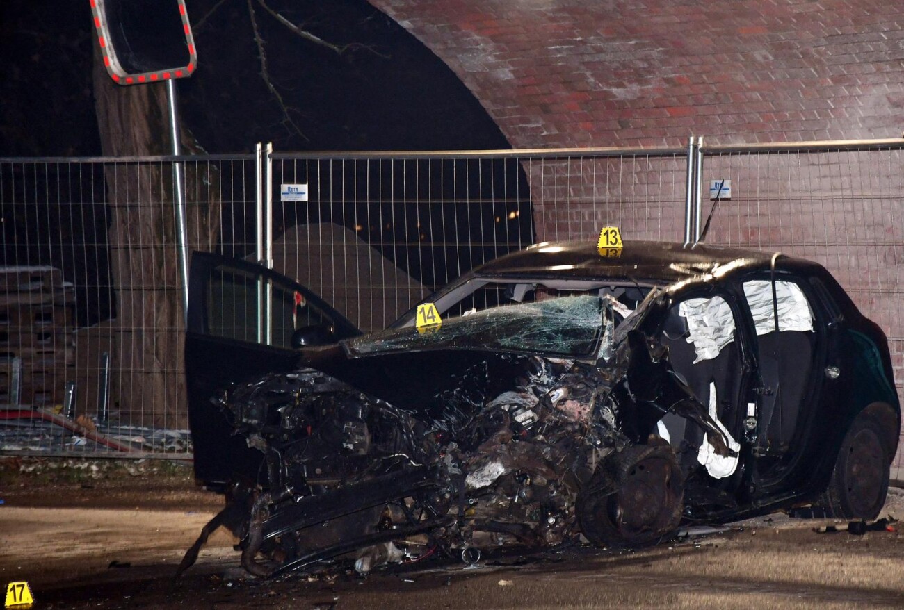 Sisak: Jedna osoba smrtno stradala u prometnoj nesreći, više ozlijeđenih Sisak: Jedna osoba smrtno stradala u prometnoj nesreći, više ozlijeđenih