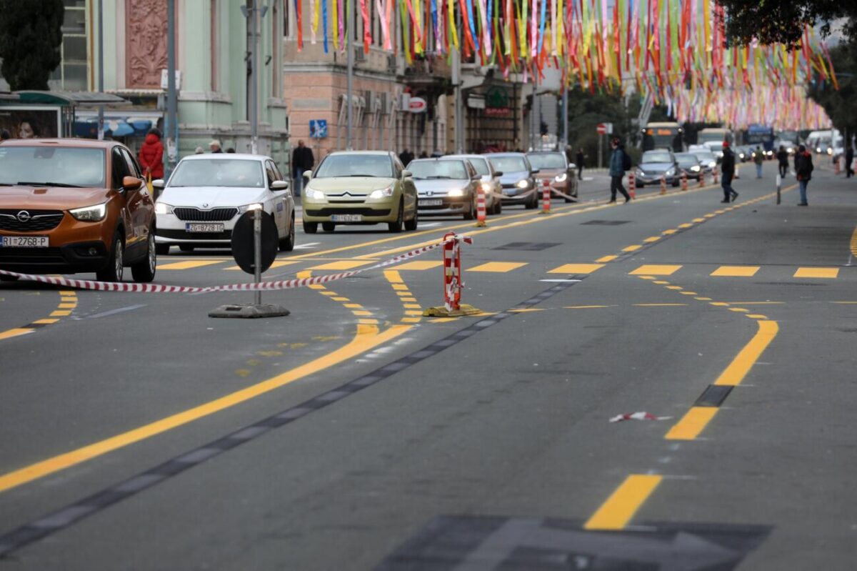 Rijeka: Nova regulacija prometa ulicama Riva i Ivana zajca