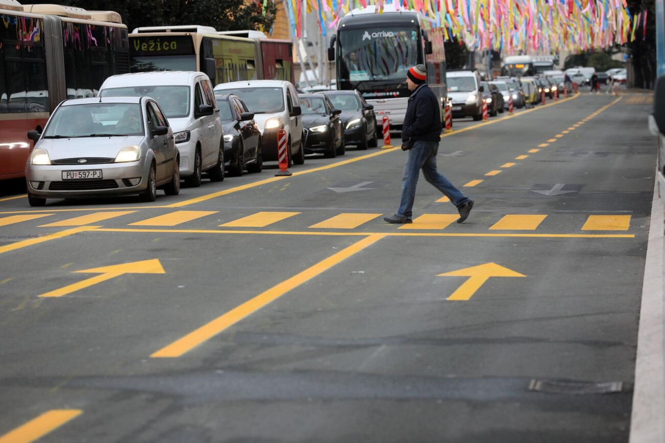 Rijeka: Nova regulacija prometa ulicama Riva i Ivana zajca Rijeka: Nova regulacija prometa ulicama Riva i Ivana zajca