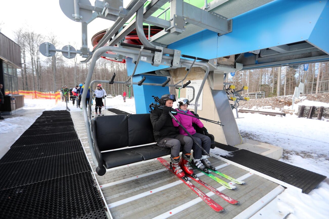 Nova žičara na Platku danas počela s radom, stajala je 4,8 milijuna eura Nova žičara na Platku danas počela s radom, stajala je 4,8 milijuna eura