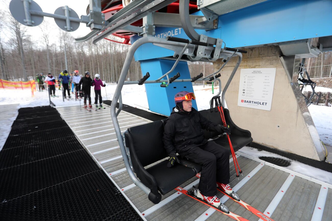 Nova žičara na Platku danas počela s radom, stajala je 4,8 milijuna eura Nova žičara na Platku danas počela s radom, stajala je 4,8 milijuna eura