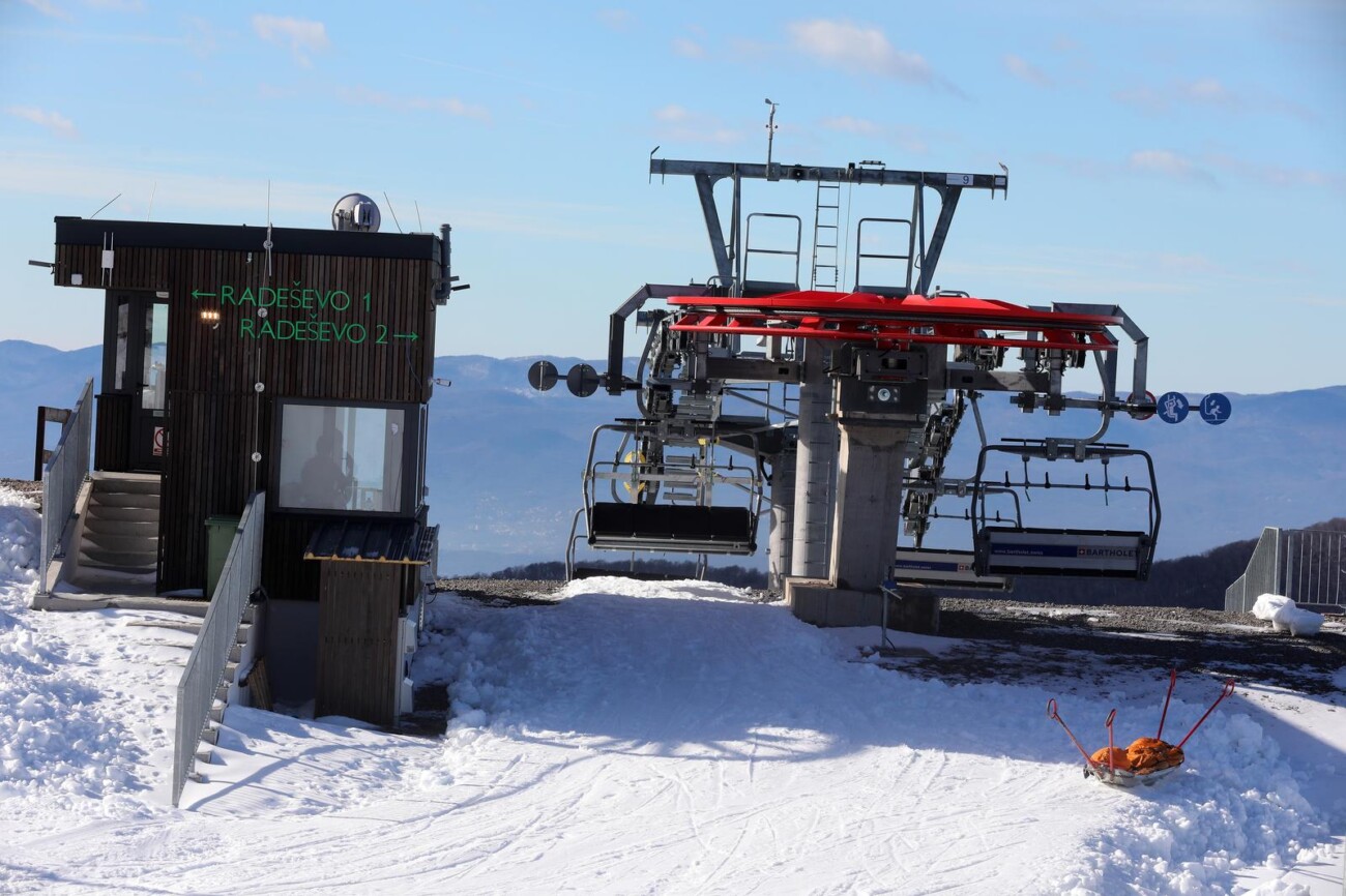 Nova žičara na Platku danas počela s radom, stajala je 4,8 milijuna eura Nova žičara na Platku danas počela s radom, stajala je 4,8 milijuna eura