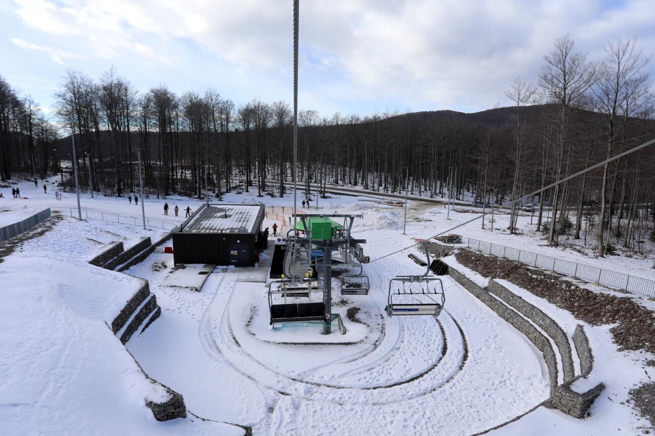 Nova žičara na Platku danas počela s radom, stajala je 4,8 milijuna eura Nova žičara na Platku danas počela s radom, stajala je 4,8 milijuna eura