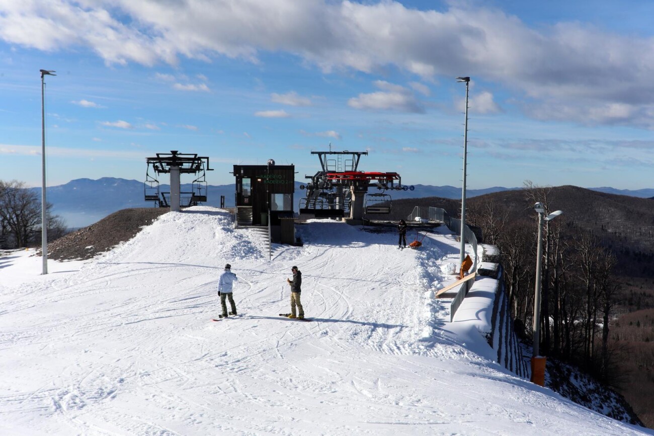 Nova žičara na Platku danas počela s radom, stajala je 4,8 milijuna eura Nova žičara na Platku danas počela s radom, stajala je 4,8 milijuna eura