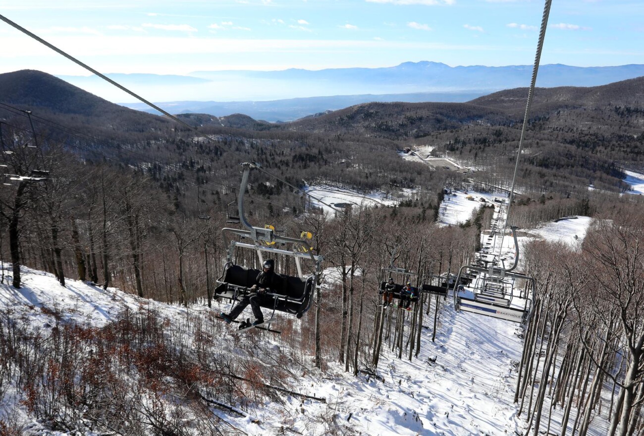 Nova žičara na Platku danas počela s radom, stajala je 4,8 milijuna eura Nova žičara na Platku danas počela s radom, stajala je 4,8 milijuna eura