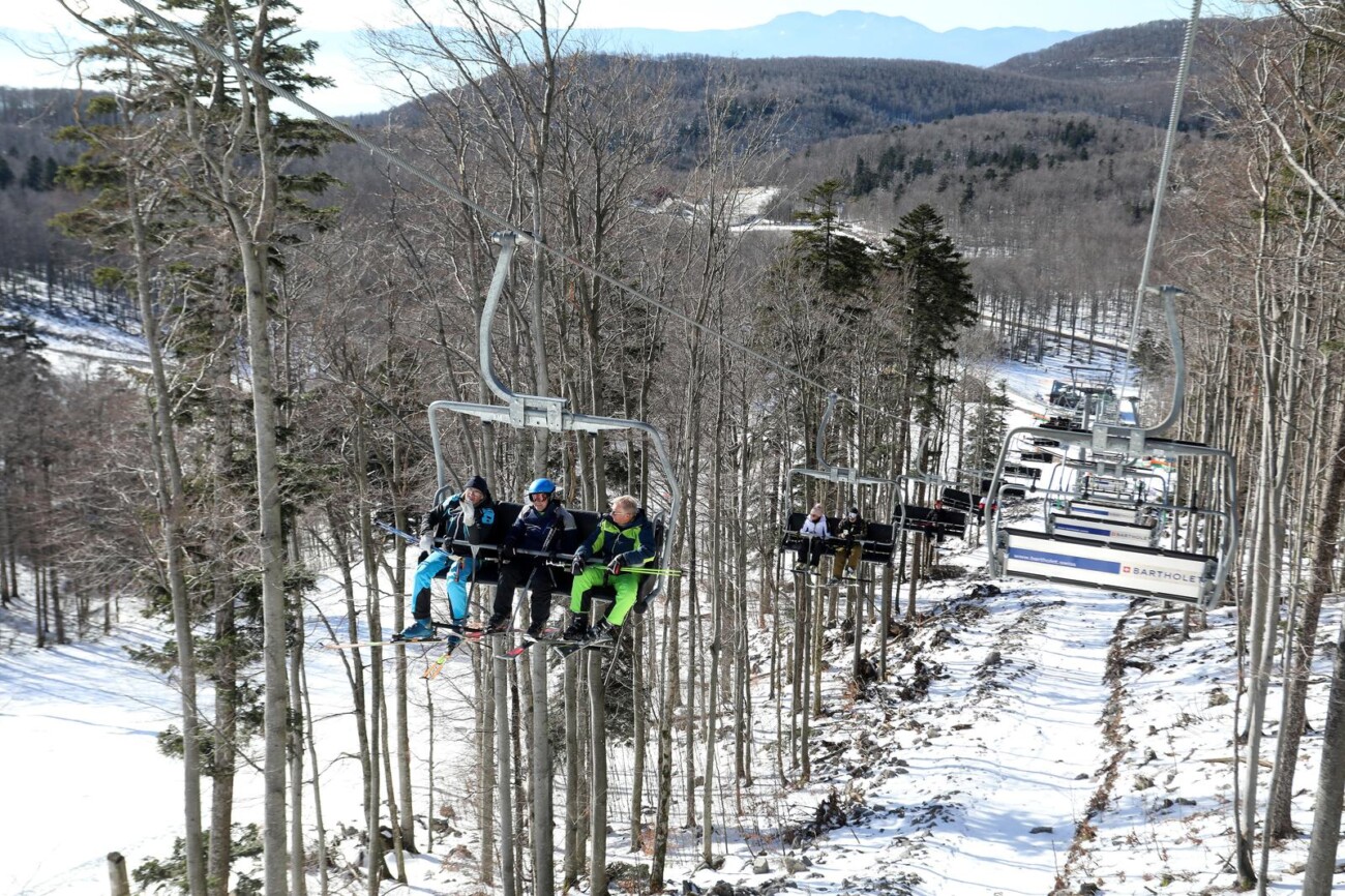 Nova žičara na Platku danas počela s radom, stajala je 4,8 milijuna eura Nova žičara na Platku danas počela s radom, stajala je 4,8 milijuna eura