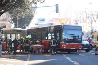 Autobus u centru Rijeke naletio na pješaka