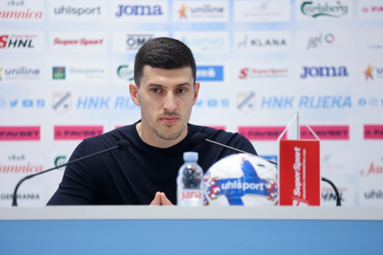 HNK Rijeka predstavila novog igrača Mirka Marića HNK Rijeka predstavila novog igrača Mirka Marića