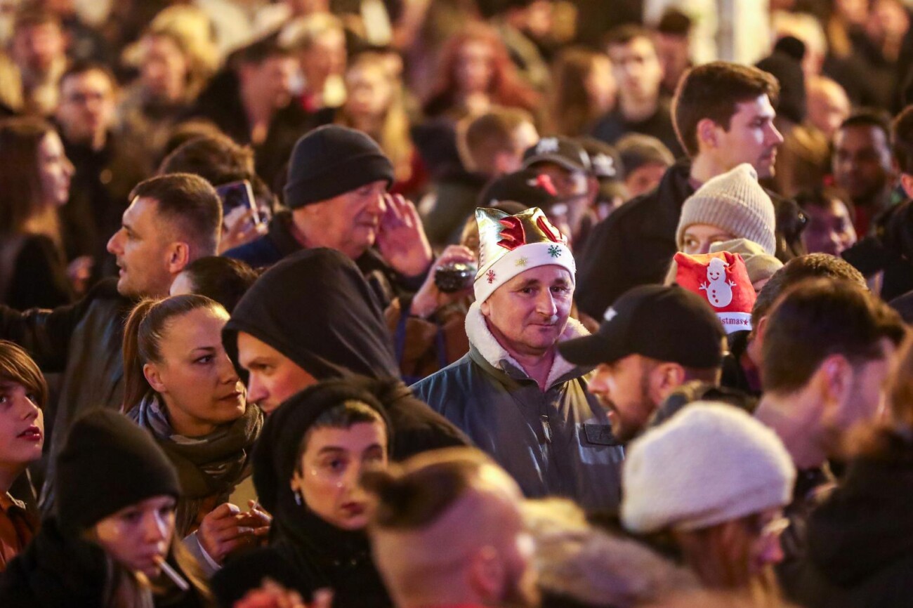 Zagreb: Atmosfera na dočeku nove 2024. godine na Trgu bana Jelačića