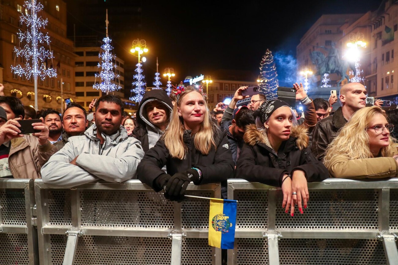 Zagreb: Atmosfera na dočeku nove 2024. godine na Trgu bana Jelačića