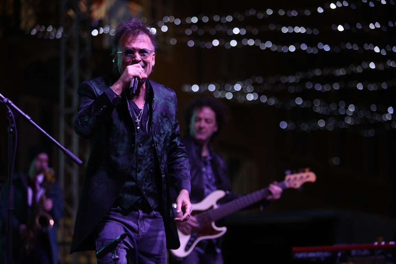 Rijeka: Građani Novu Godinu dočekuju uz Gibonnija na Korzu Rijeka: Građani Novu Godinu dočekuju uz Gibonnija na Korzu