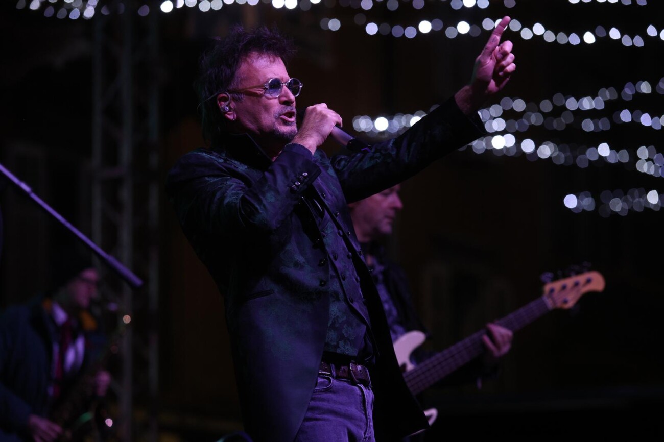 Rijeka: Građani Novu Godinu dočekuju uz Gibonnija na Korzu Rijeka: Građani Novu Godinu dočekuju uz Gibonnija na Korzu