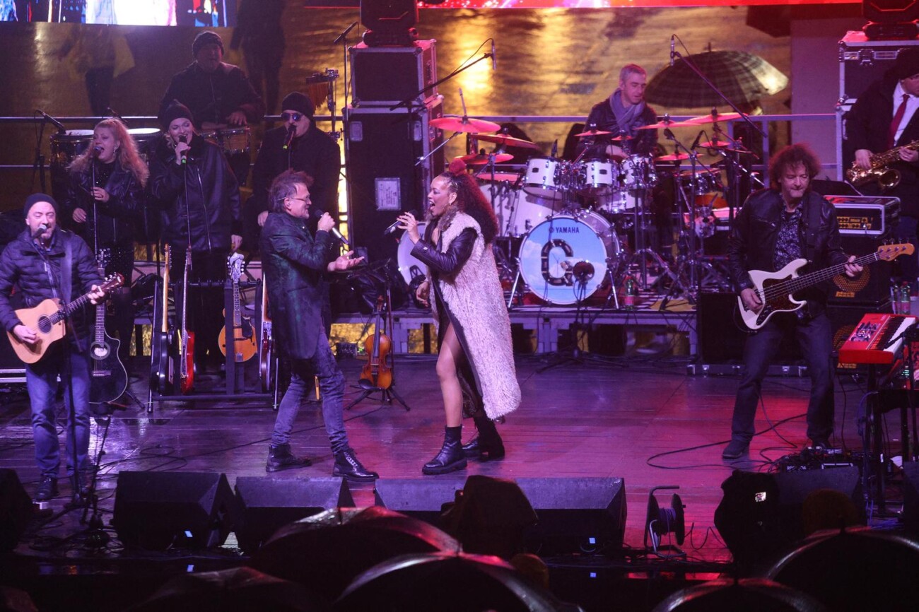 Rijeka: Gra?ani Novu Godinu do?ekuju uz Gibonnija na Korzu Rijeka: Gra?ani Novu Godinu do?ekuju uz Gibonnija na Korzu