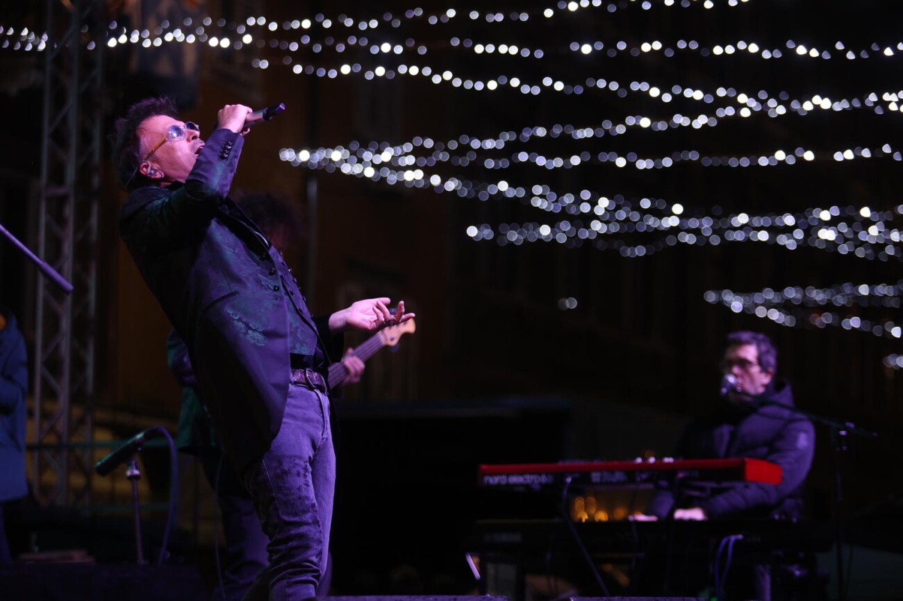 Rijeka: Građani Novu Godinu dočekuju uz Gibonnija na Korzu Rijeka: Građani Novu Godinu dočekuju uz Gibonnija na Korzu