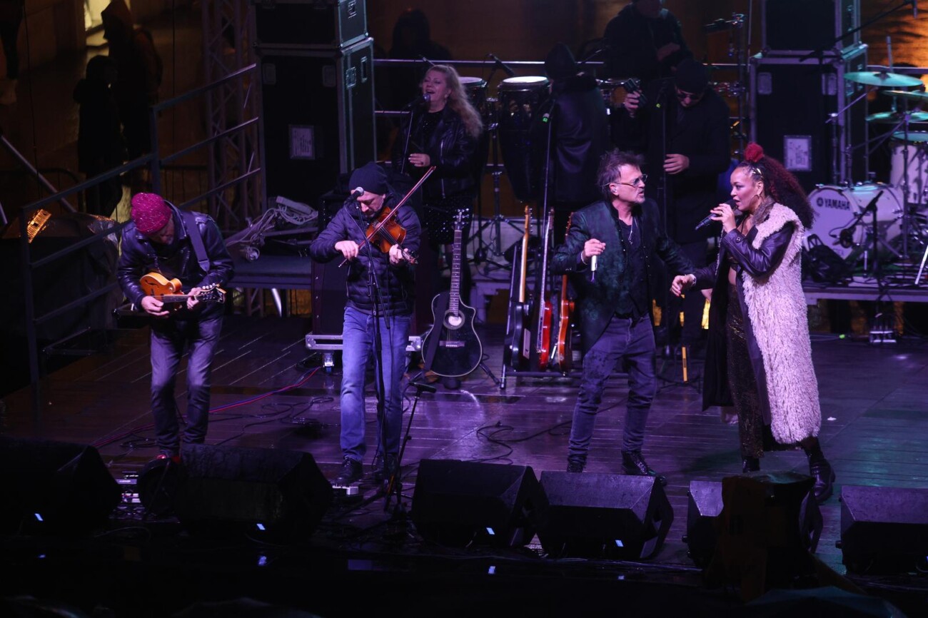 Rijeka: Gra?ani Novu Godinu do?ekuju uz Gibonnija na Korzu Rijeka: Gra?ani Novu Godinu do?ekuju uz Gibonnija na Korzu