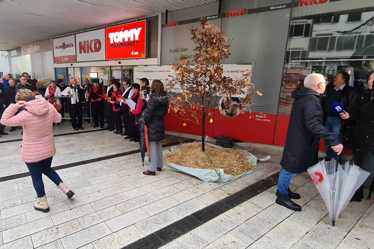 Proslava-Badnjaka-po-julijanskom-kalendaru-20 Proslava-Badnjaka-po-julijanskom-kalendaru-20