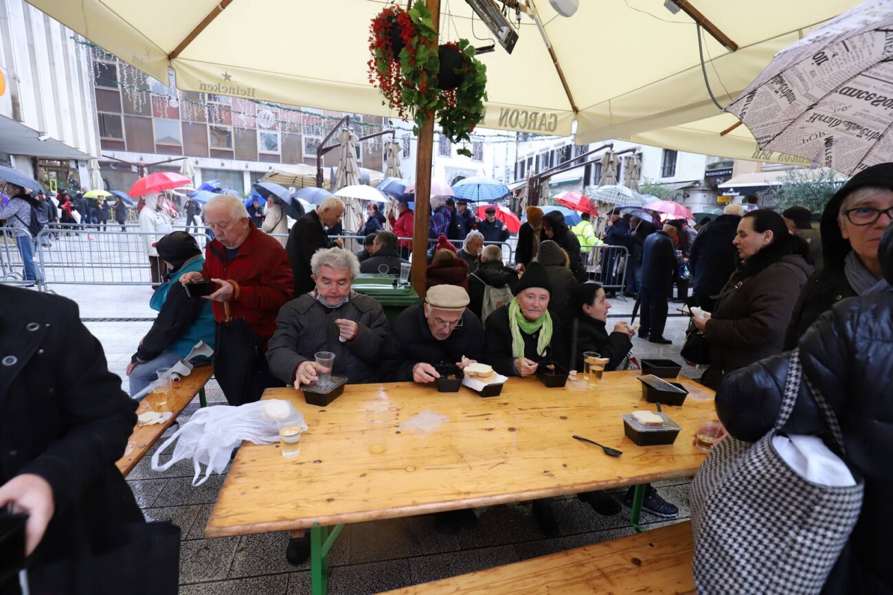 Proslava-badnjaka-po-julijanskom-kalendaru-1 Proslava-badnjaka-po-julijanskom-kalendaru-1